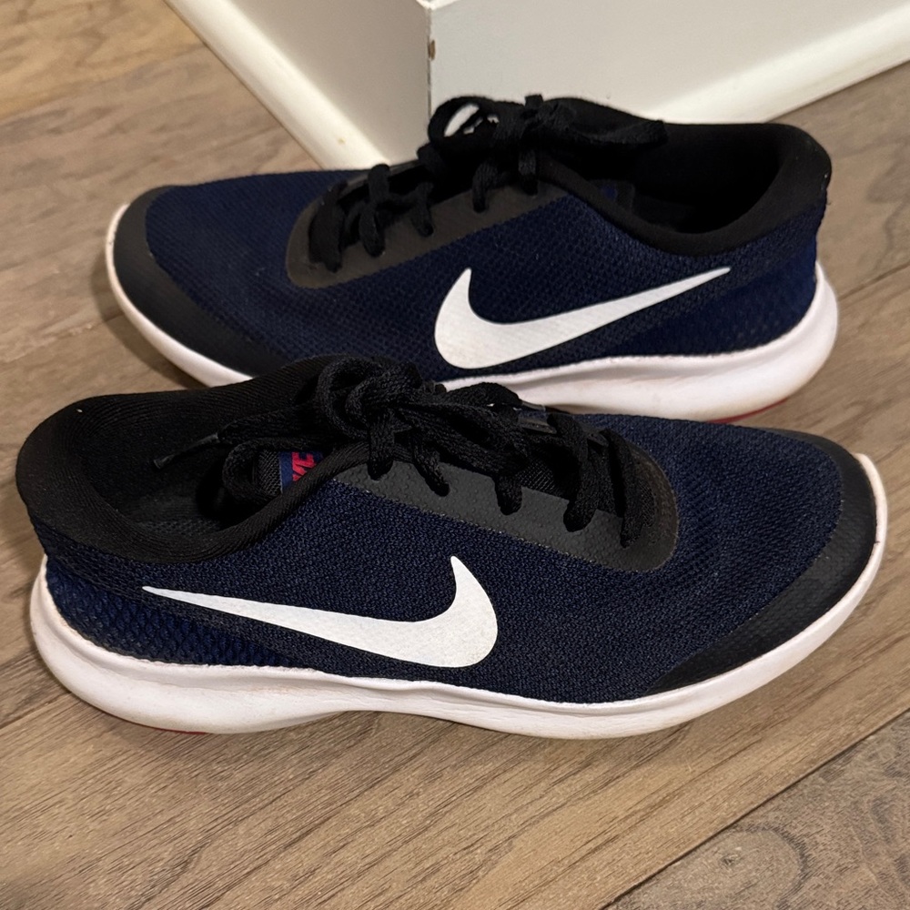 Black and Blue Nike Shoes - Picture 4 of 5